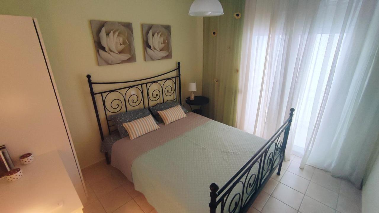 Cosy Apartment By The Sea Metamorfosi  Bagian luar foto