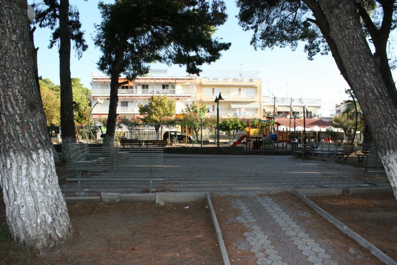 Cosy Apartment By The Sea Metamorfosi  Bagian luar foto