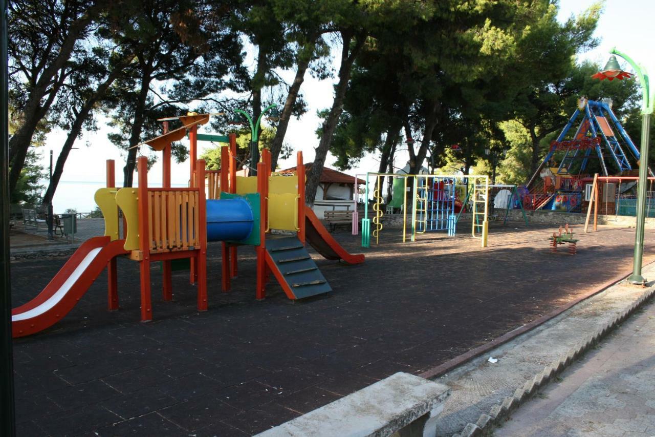 Cosy Apartment By The Sea Metamorfosi  Bagian luar foto